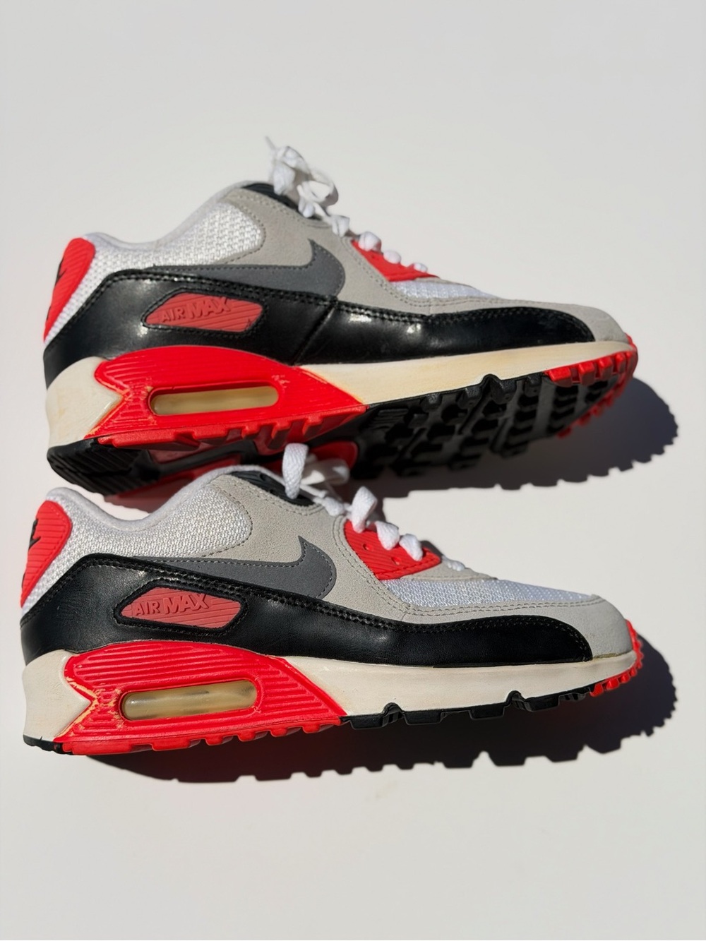 VM Kids' Sneakers - White / Black / Red